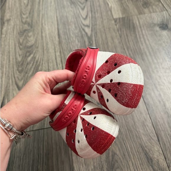 Fuzzy crocs - Picture 3 of 5